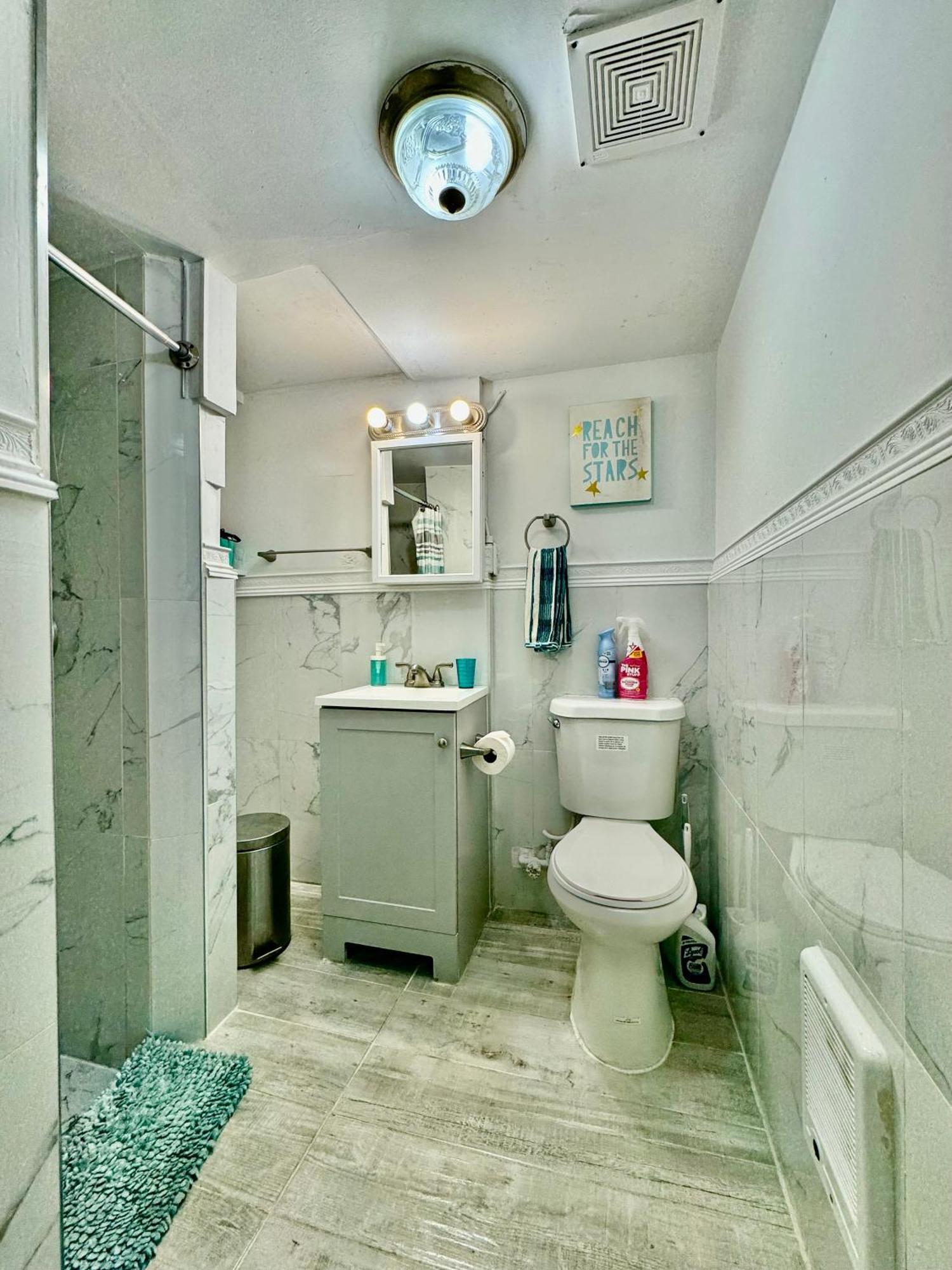 Private Tiny Room On The 1St Floor With Shared Bathroom Near Airport And Downtown Seattte Seattle Eksteriør bilde