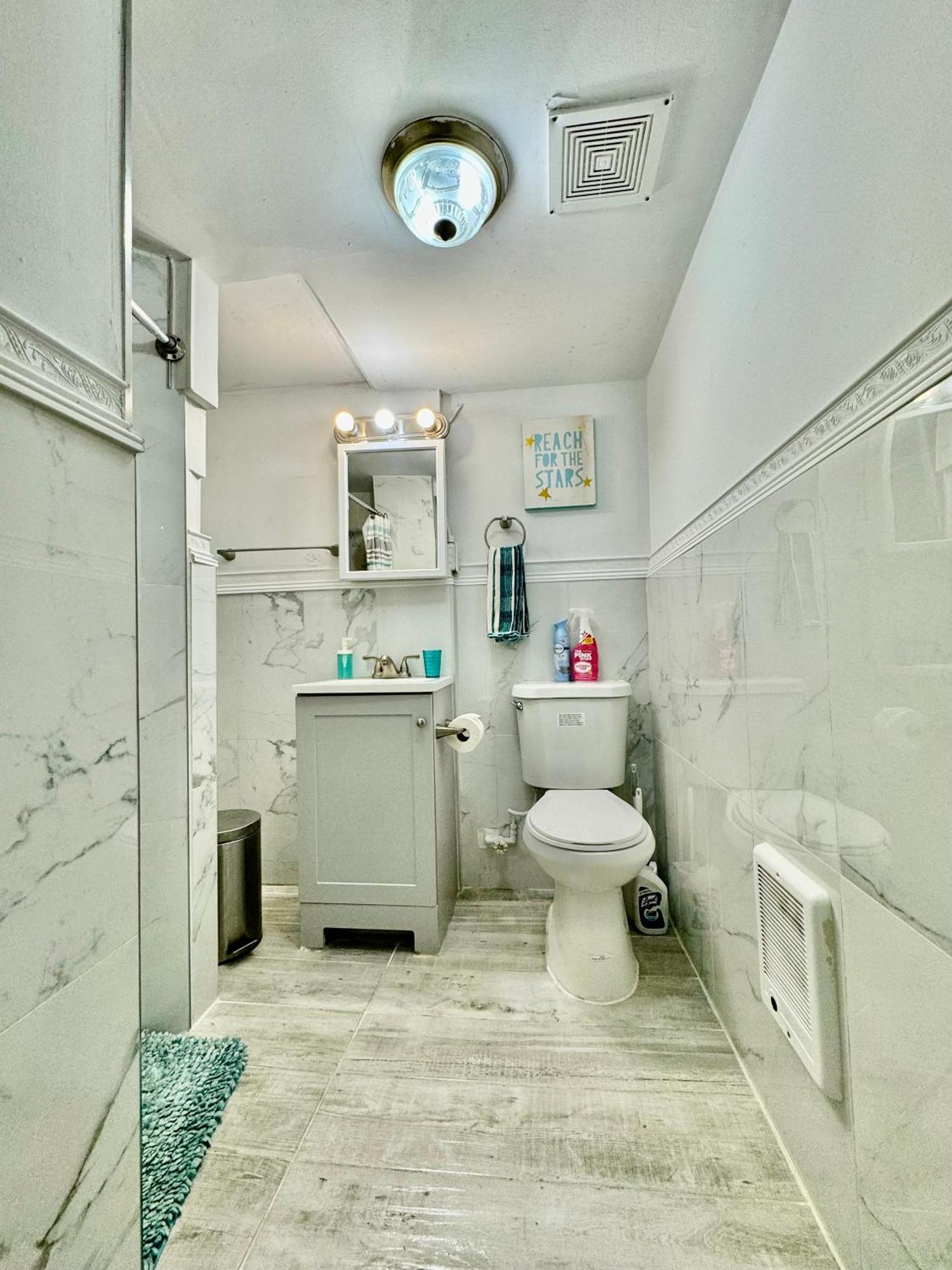 Private Tiny Room On The 1St Floor With Shared Bathroom Near Airport And Downtown Seattte Seattle Eksteriør bilde