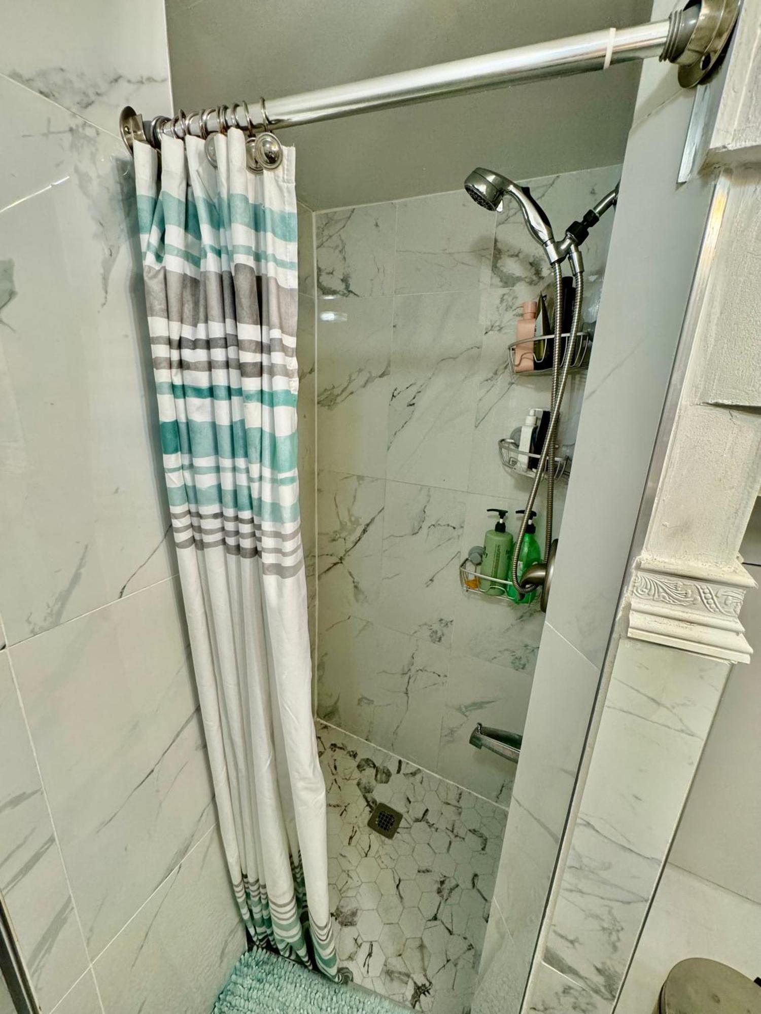 Private Tiny Room On The 1St Floor With Shared Bathroom Near Airport And Downtown Seattte Seattle Eksteriør bilde